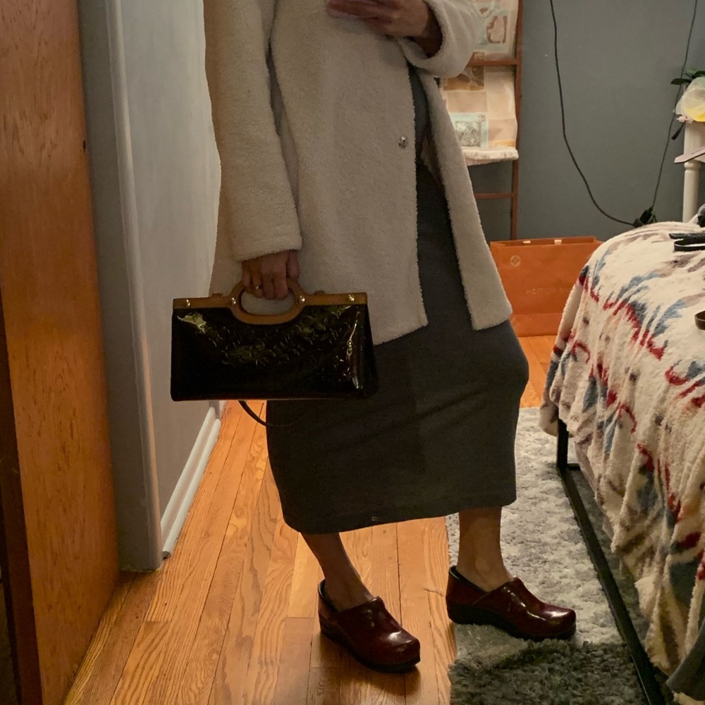 LOUIS VUITTON Vernis Roxbury Drive Amarante
